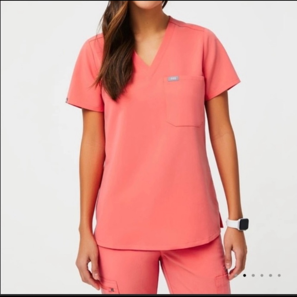 FIGS hot coral scrub set XS